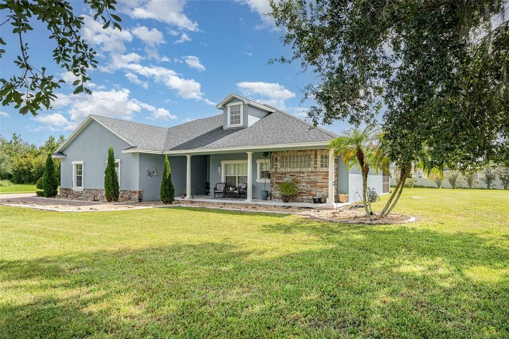 合同活跃: $515,000 (4 贝兹, 2 浴室, 2309 平方英尺)