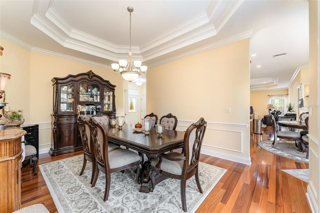 合同活跃: $515,000 (4 贝兹, 2 浴室, 2309 平方英尺)