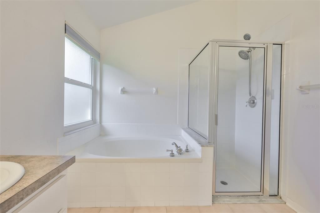 Active With Contract: $395,000 (3 beds, 2 baths, 1733 Square Feet)