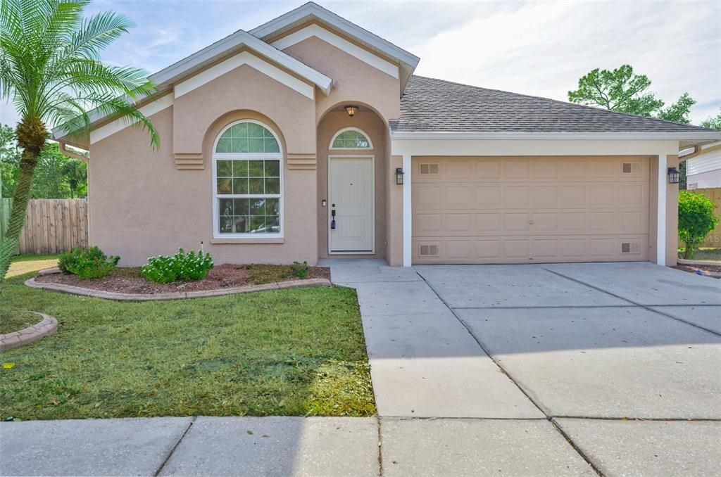 Active With Contract: $395,000 (3 beds, 2 baths, 1733 Square Feet)