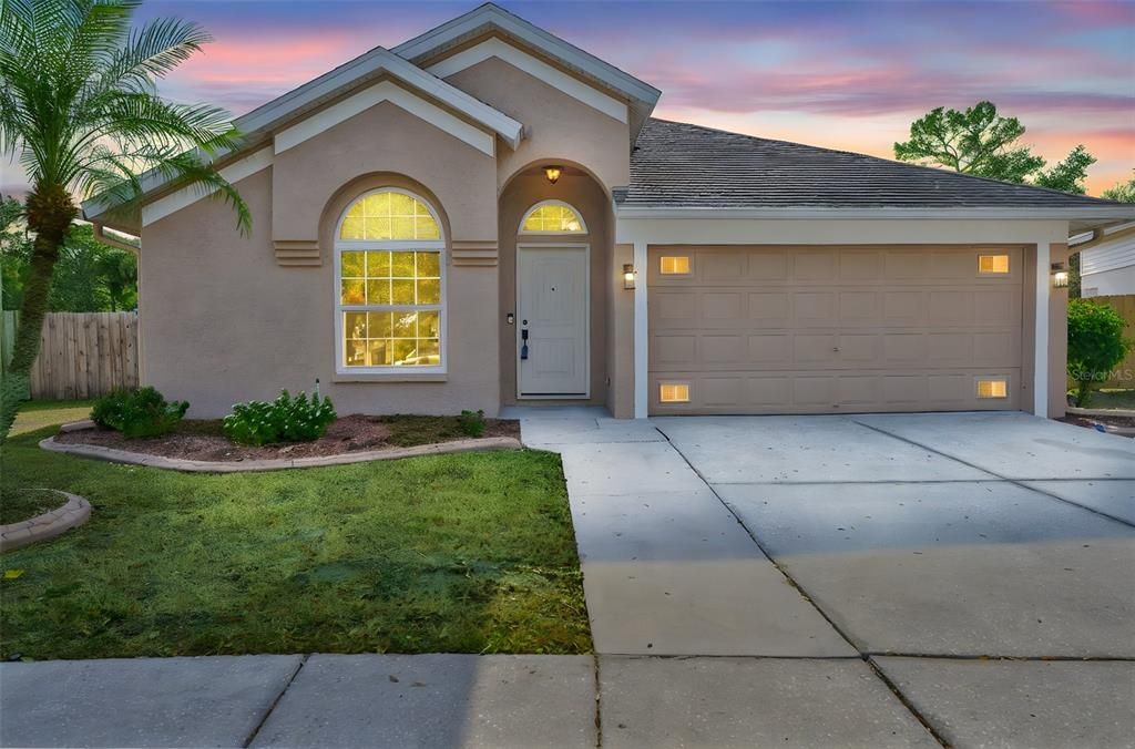 Active With Contract: $395,000 (3 beds, 2 baths, 1733 Square Feet)