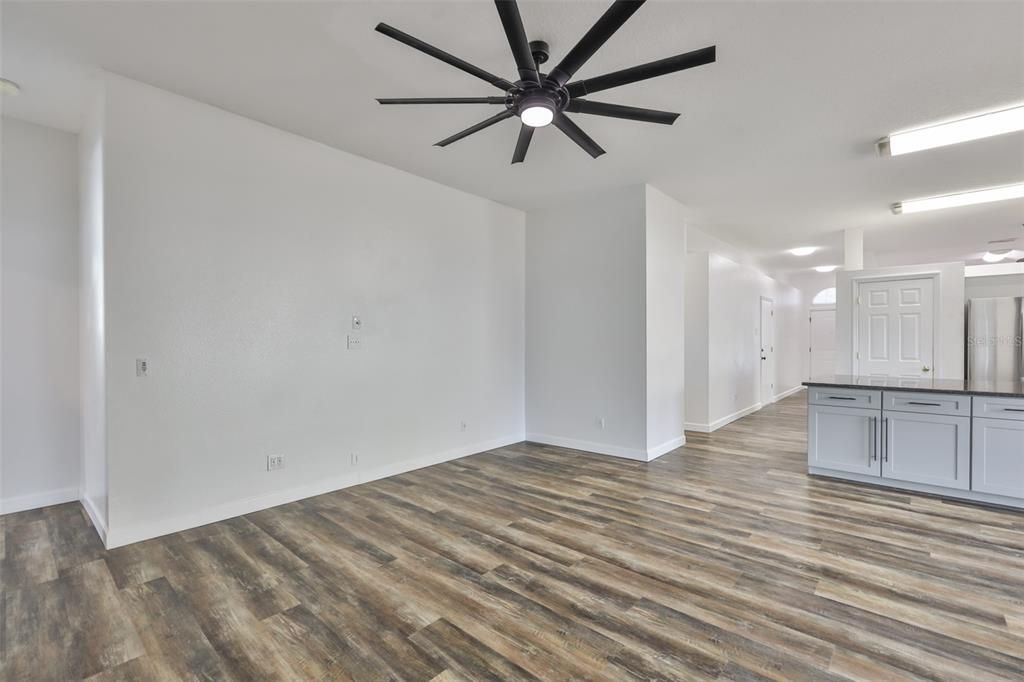 Active With Contract: $395,000 (3 beds, 2 baths, 1733 Square Feet)