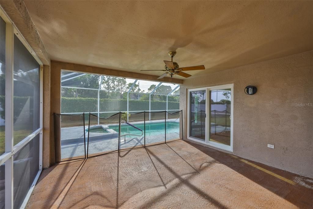 Active With Contract: $395,000 (3 beds, 2 baths, 1733 Square Feet)