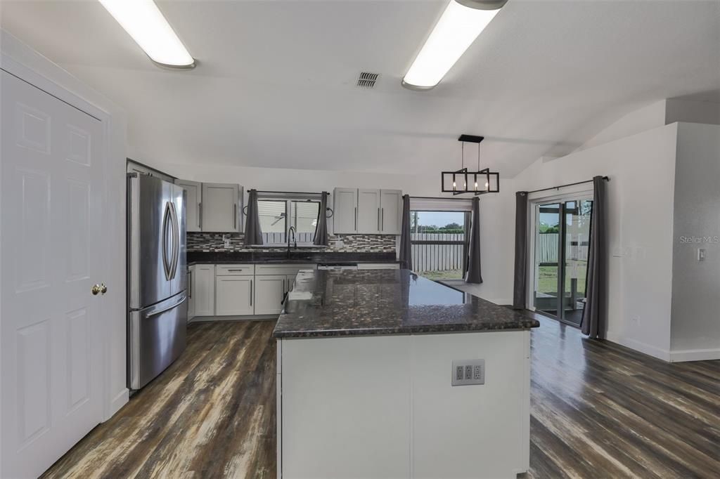 Active With Contract: $395,000 (3 beds, 2 baths, 1733 Square Feet)