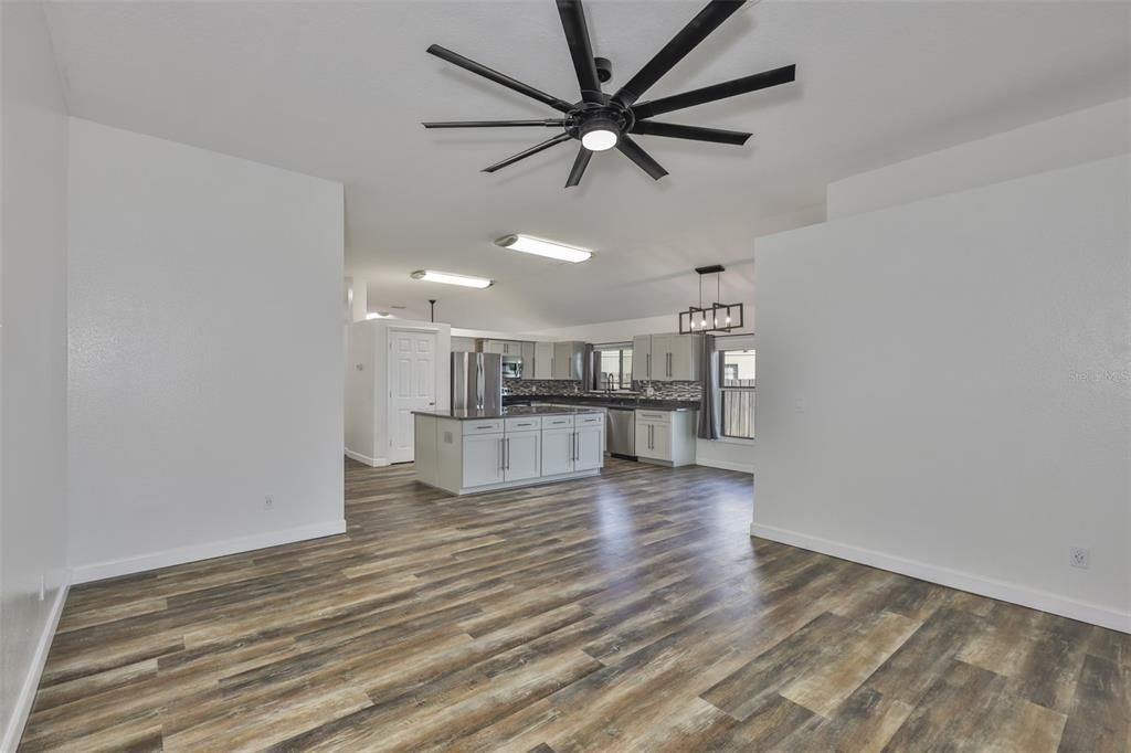 Active With Contract: $395,000 (3 beds, 2 baths, 1733 Square Feet)