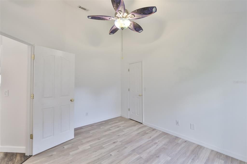 Active With Contract: $395,000 (3 beds, 2 baths, 1733 Square Feet)