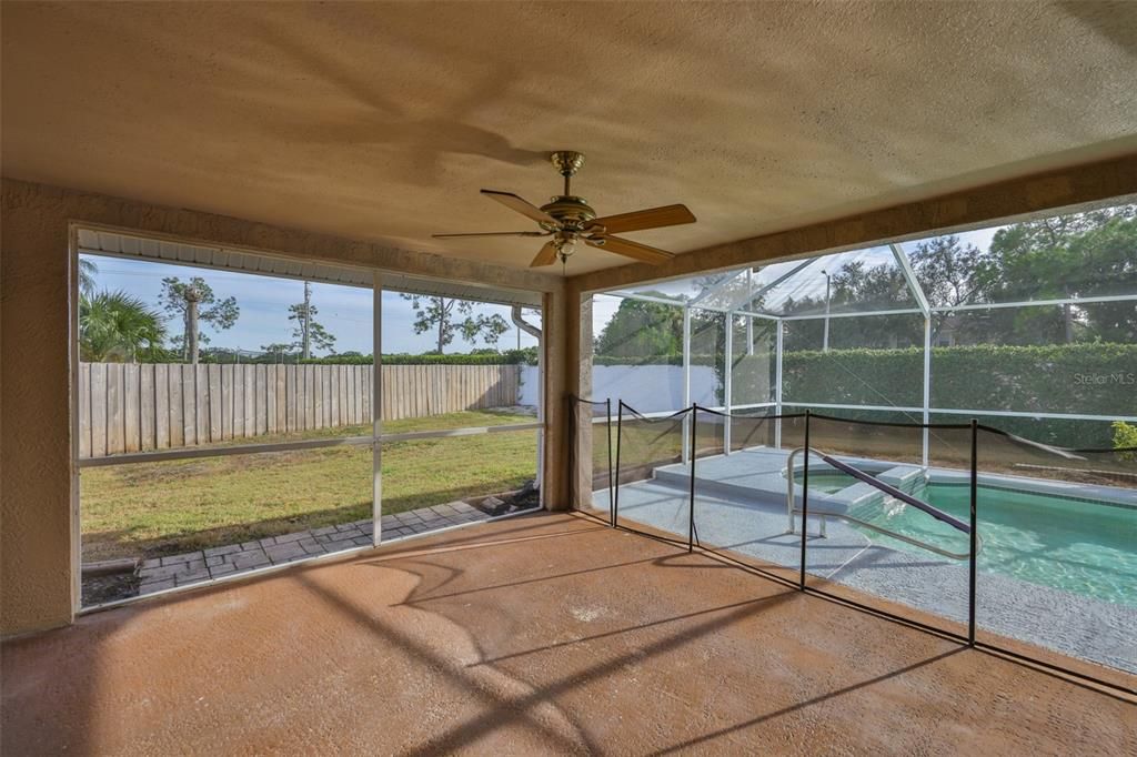 Active With Contract: $395,000 (3 beds, 2 baths, 1733 Square Feet)