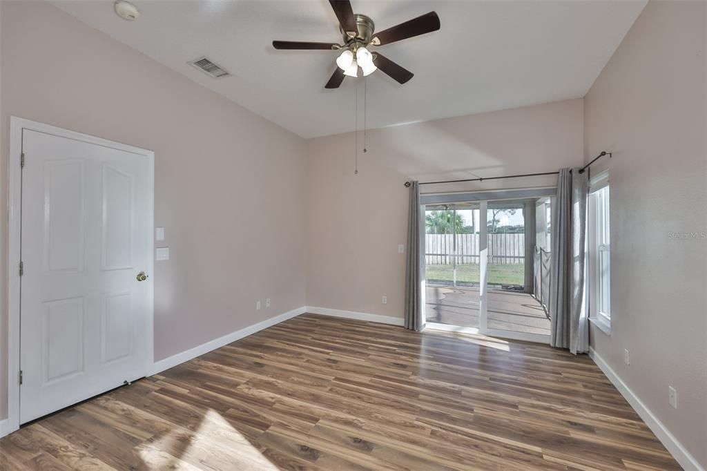 Active With Contract: $395,000 (3 beds, 2 baths, 1733 Square Feet)