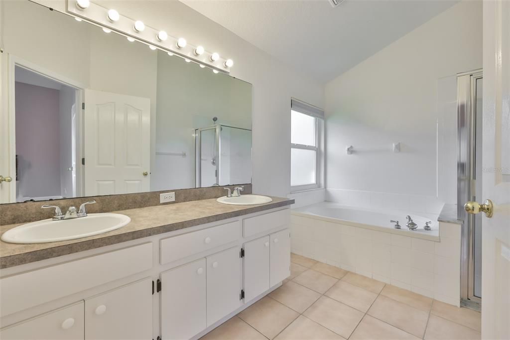 Active With Contract: $395,000 (3 beds, 2 baths, 1733 Square Feet)
