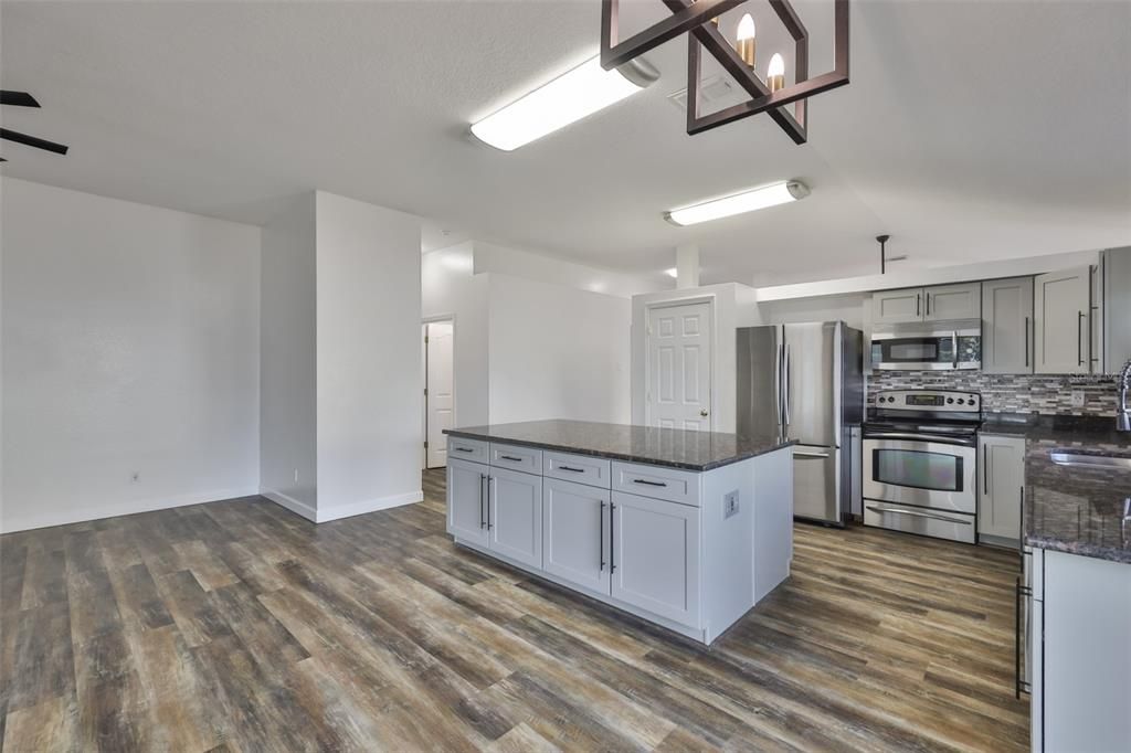 Active With Contract: $395,000 (3 beds, 2 baths, 1733 Square Feet)
