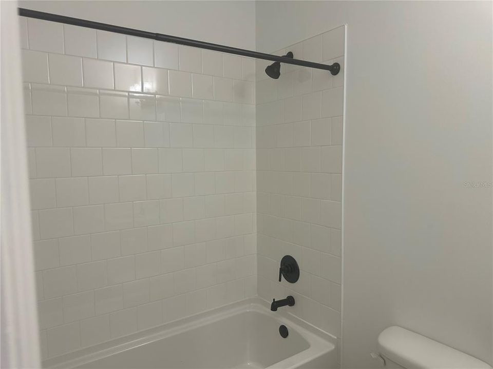 For Rent: $2,300 (3 beds, 2 baths, 1880 Square Feet)