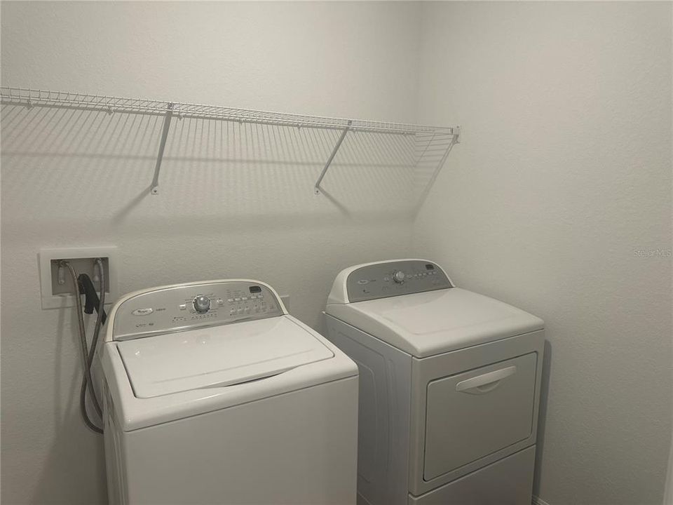 For Rent: $2,300 (3 beds, 2 baths, 1880 Square Feet)