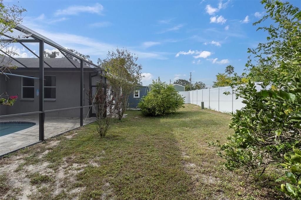 Activo con contrato: $385,000 (3 camas, 2 baños, 2282 Pies cuadrados)