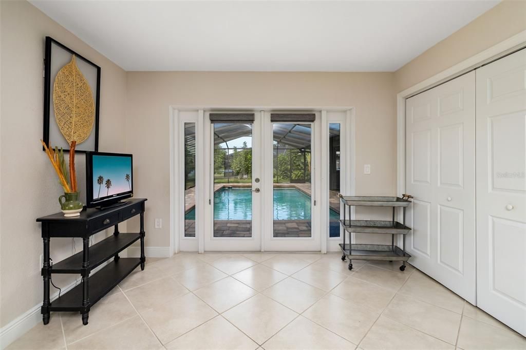 Active With Contract: $600,000 (3 beds, 2 baths, 1919 Square Feet)