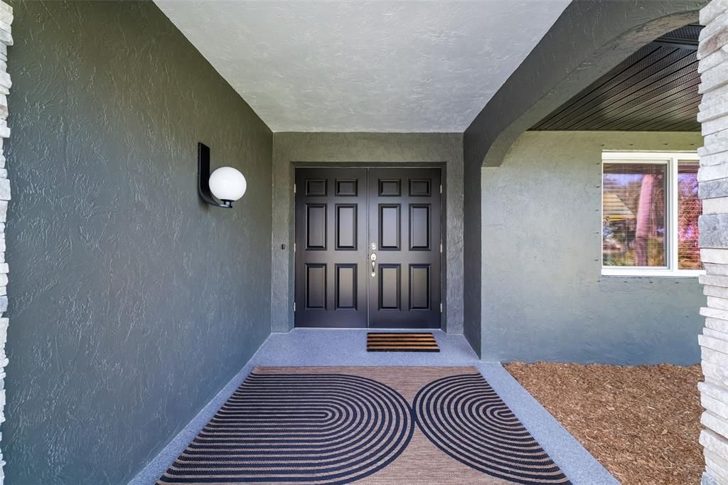 Active With Contract: $600,000 (3 beds, 2 baths, 1919 Square Feet)