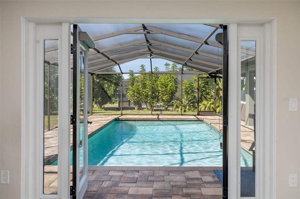 Active With Contract: $600,000 (3 beds, 2 baths, 1919 Square Feet)