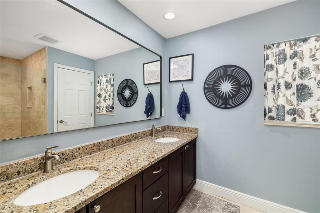 Active With Contract: $600,000 (3 beds, 2 baths, 1919 Square Feet)