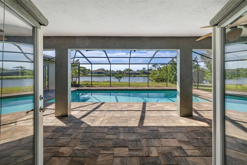 Active With Contract: $600,000 (3 beds, 2 baths, 1919 Square Feet)