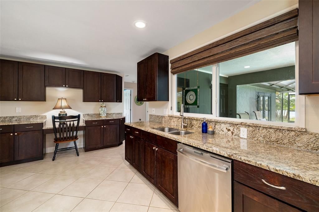 Active With Contract: $600,000 (3 beds, 2 baths, 1919 Square Feet)