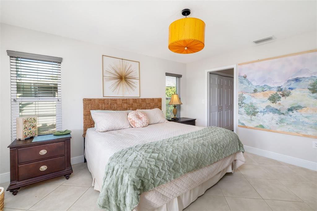 Active With Contract: $600,000 (3 beds, 2 baths, 1919 Square Feet)