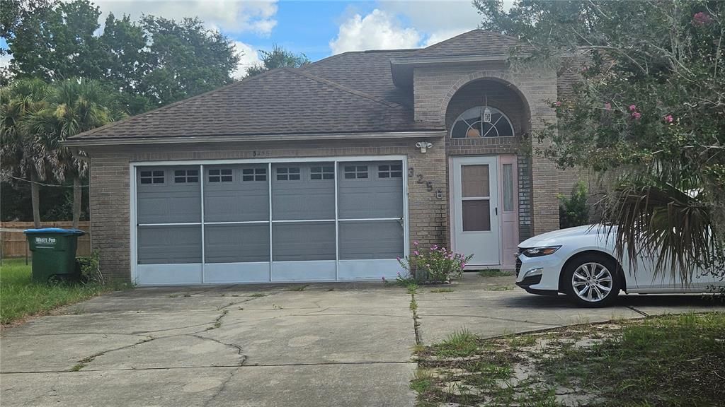 Недавно продано: $325,000 (4 спален, 2 ванн, 1812 Квадратных фут)