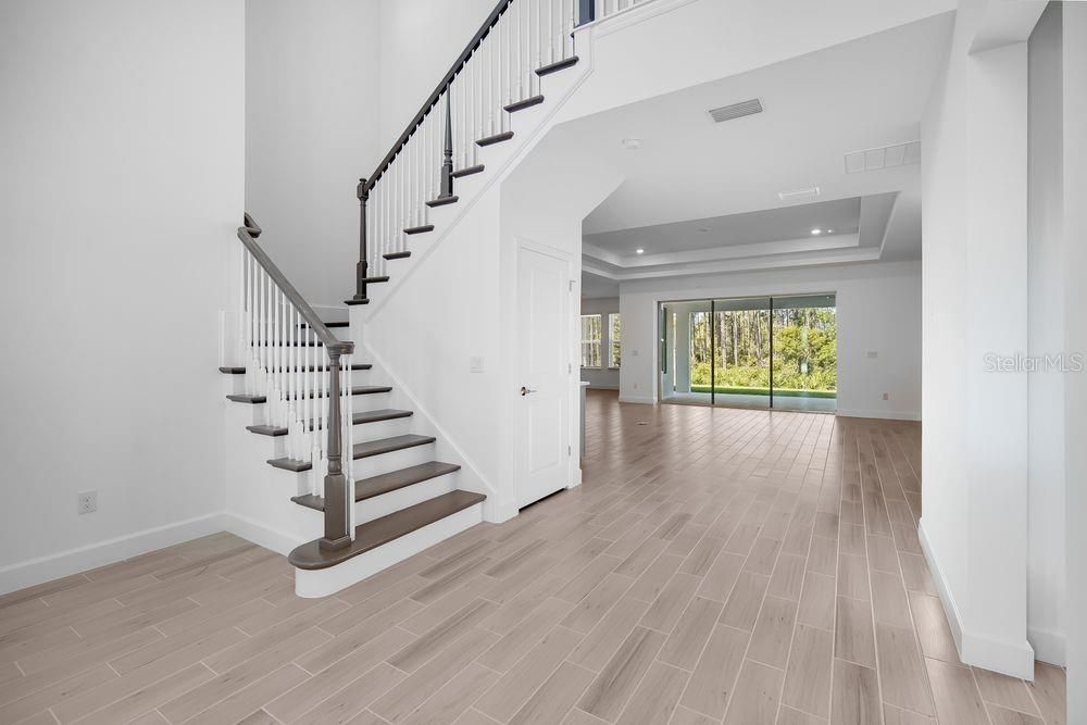 En Venta: $735,999 (5 camas, 4 baños, 3461 Pies cuadrados)