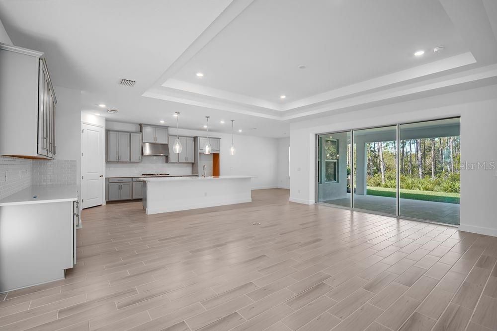 En Venta: $735,999 (5 camas, 4 baños, 3461 Pies cuadrados)