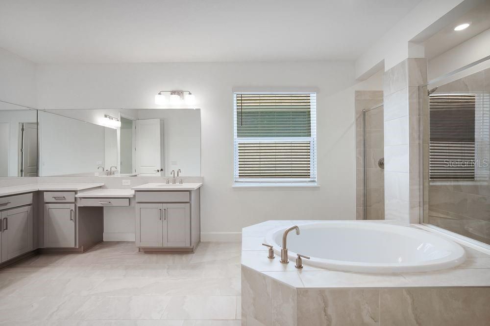 En Venta: $735,999 (5 camas, 4 baños, 3461 Pies cuadrados)