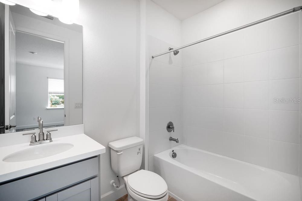 En Venta: $735,999 (5 camas, 4 baños, 3461 Pies cuadrados)