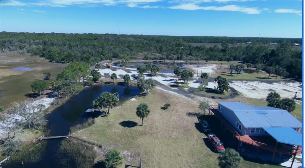 待售: $3,999,000 (13.30 acres)