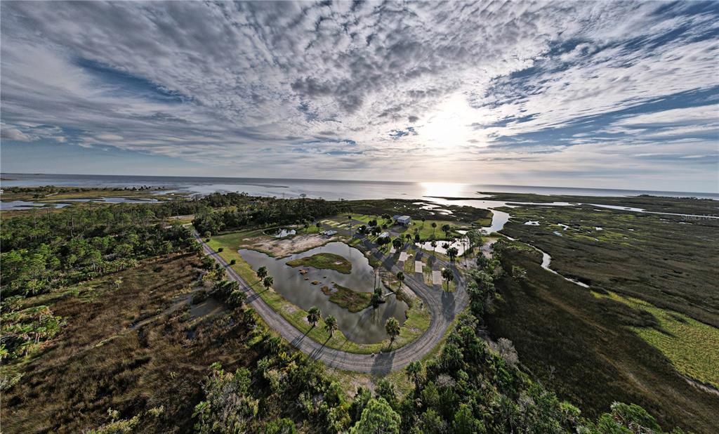 待售: $3,999,000 (13.30 acres)