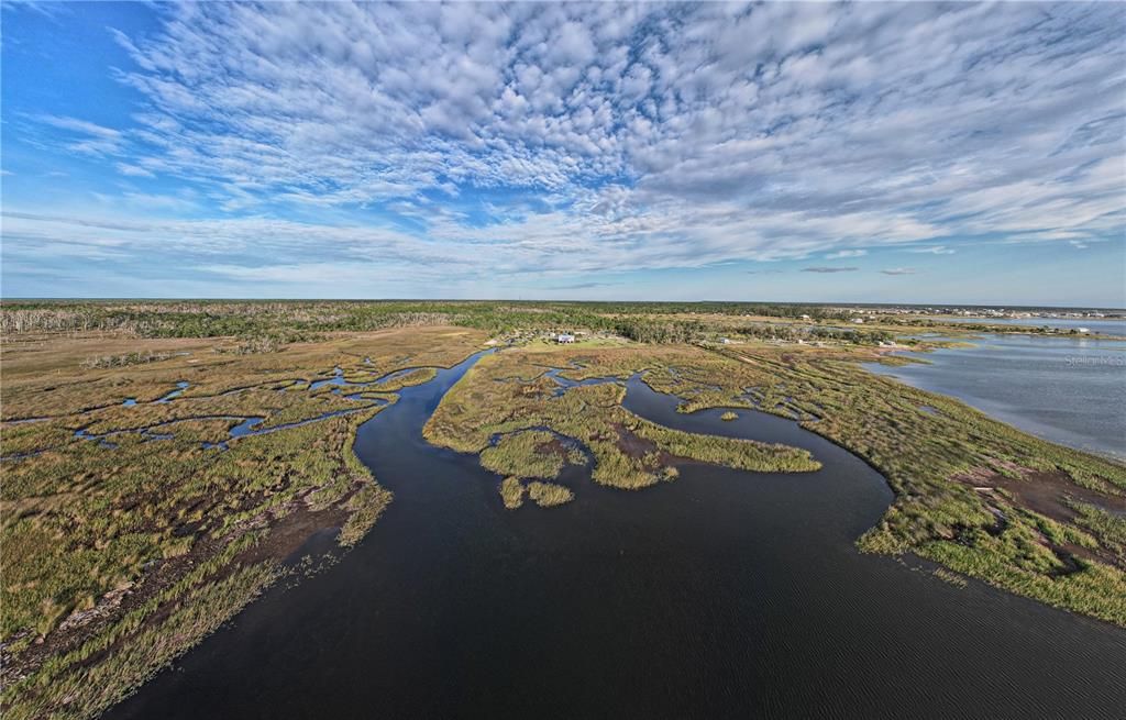 待售: $3,999,000 (13.30 acres)