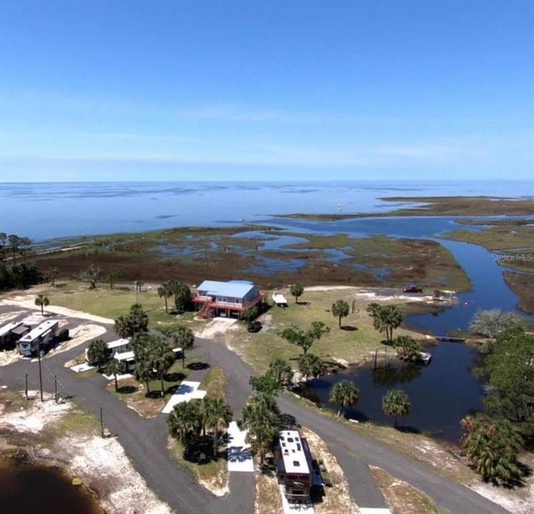 待售: $3,999,000 (13.30 acres)