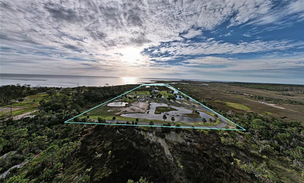 待售: $3,999,000 (13.30 acres)