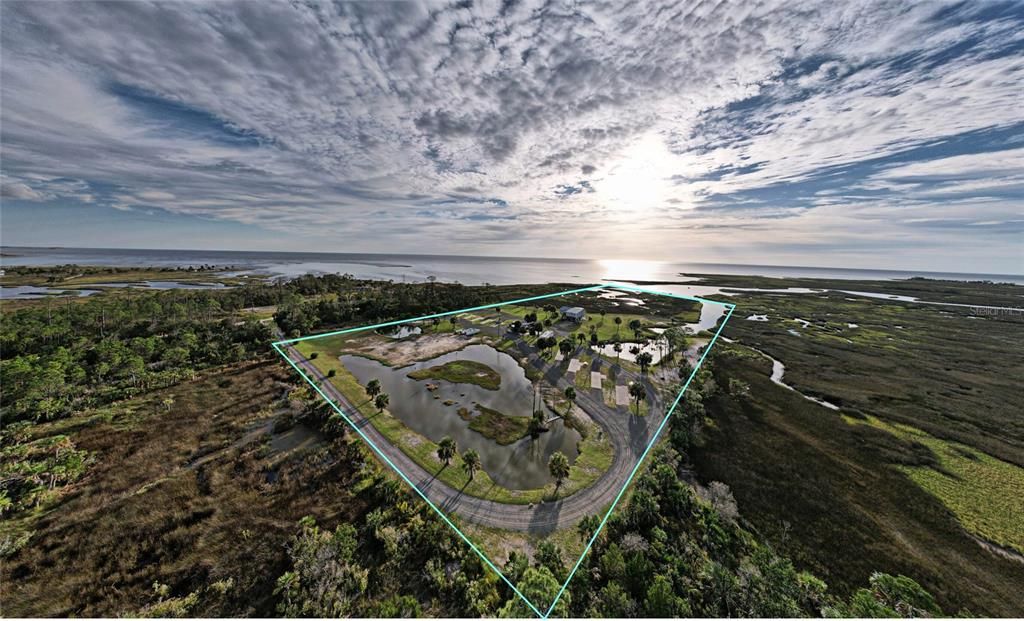 待售: $3,999,000 (13.30 acres)