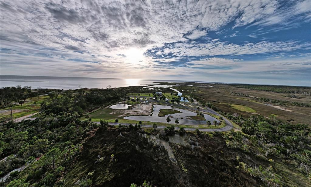 待售: $3,999,000 (13.30 acres)