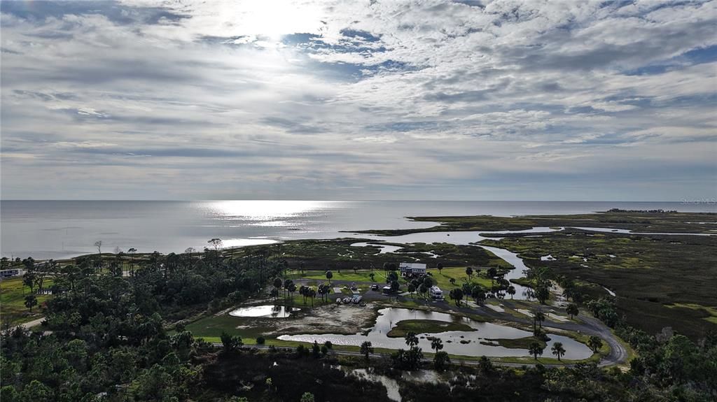 待售: $3,999,000 (13.30 acres)