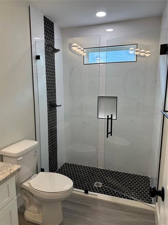 合同活跃: $279,900 (3 贝兹, 2 浴室, 1190 平方英尺)