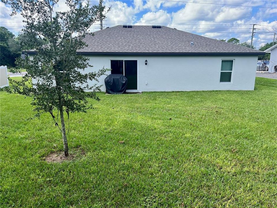 For Rent: $1,900 (3 beds, 2 baths, 1270 Square Feet)