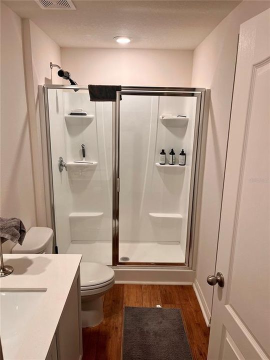 For Rent: $1,900 (3 beds, 2 baths, 1270 Square Feet)