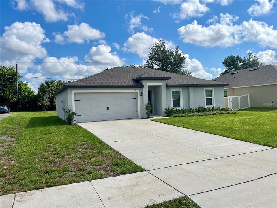 For Rent: $1,900 (3 beds, 2 baths, 1270 Square Feet)