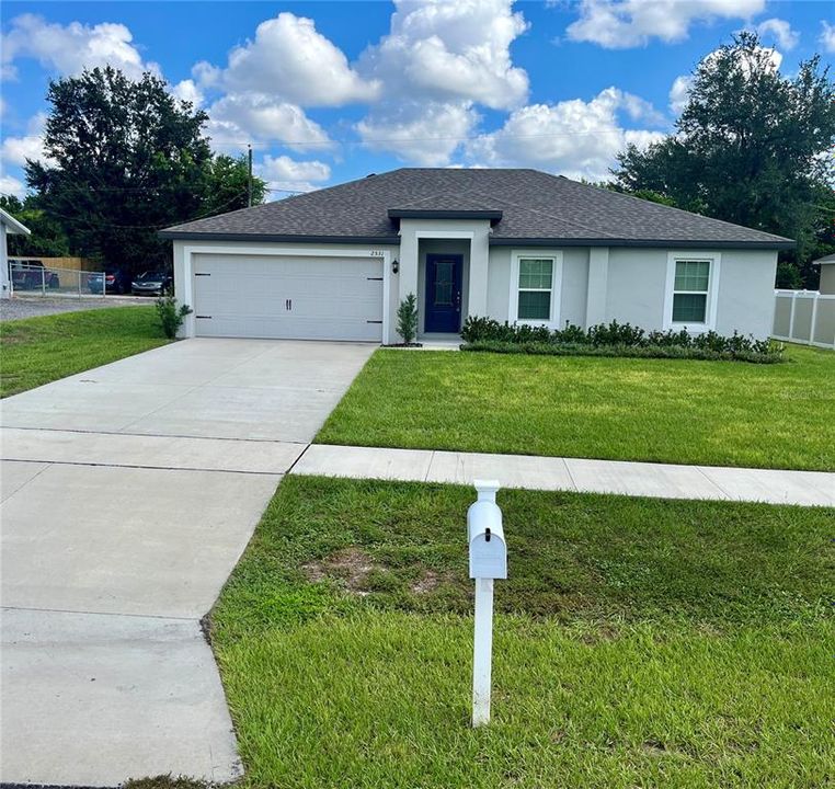 For Rent: $1,900 (3 beds, 2 baths, 1270 Square Feet)