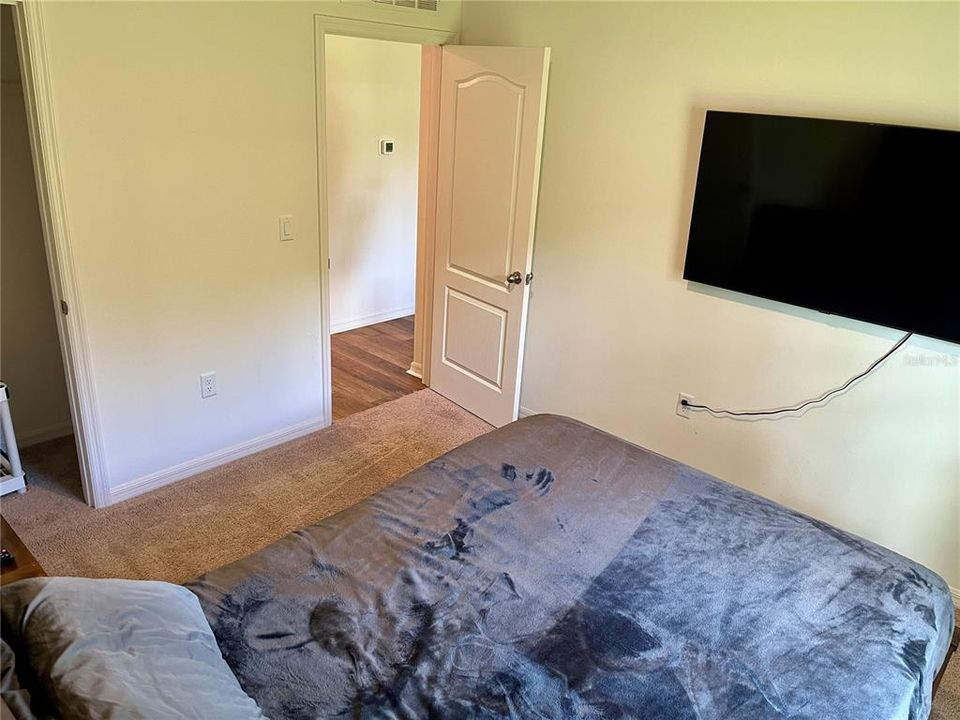 For Rent: $1,900 (3 beds, 2 baths, 1270 Square Feet)