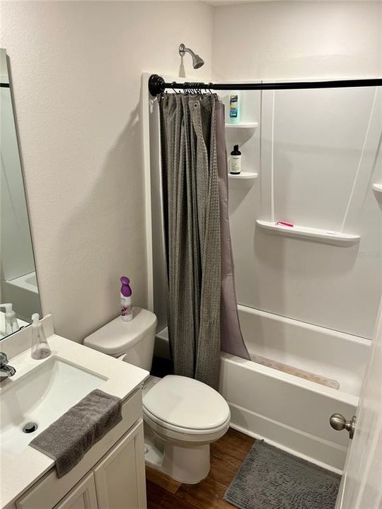 For Rent: $1,900 (3 beds, 2 baths, 1270 Square Feet)