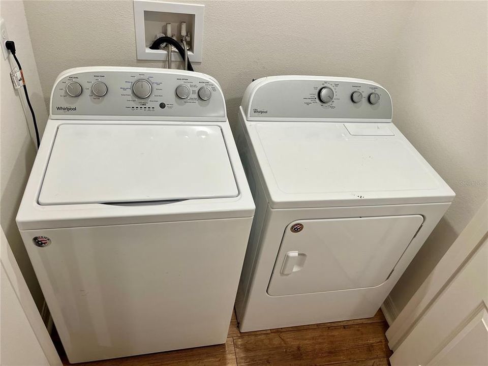 For Rent: $1,900 (3 beds, 2 baths, 1270 Square Feet)