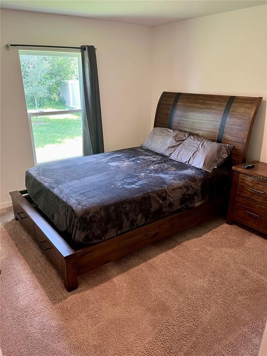 For Rent: $1,900 (3 beds, 2 baths, 1270 Square Feet)