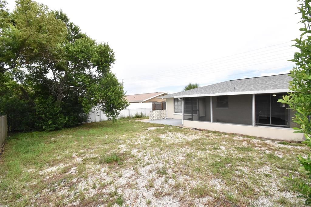 Active With Contract: $1,650 (3 beds, 2 baths, 1308 Square Feet)