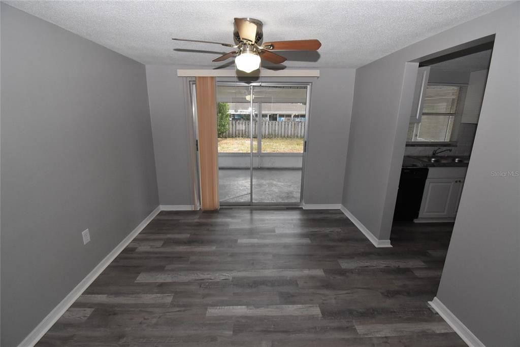 Active With Contract: $1,650 (3 beds, 2 baths, 1308 Square Feet)