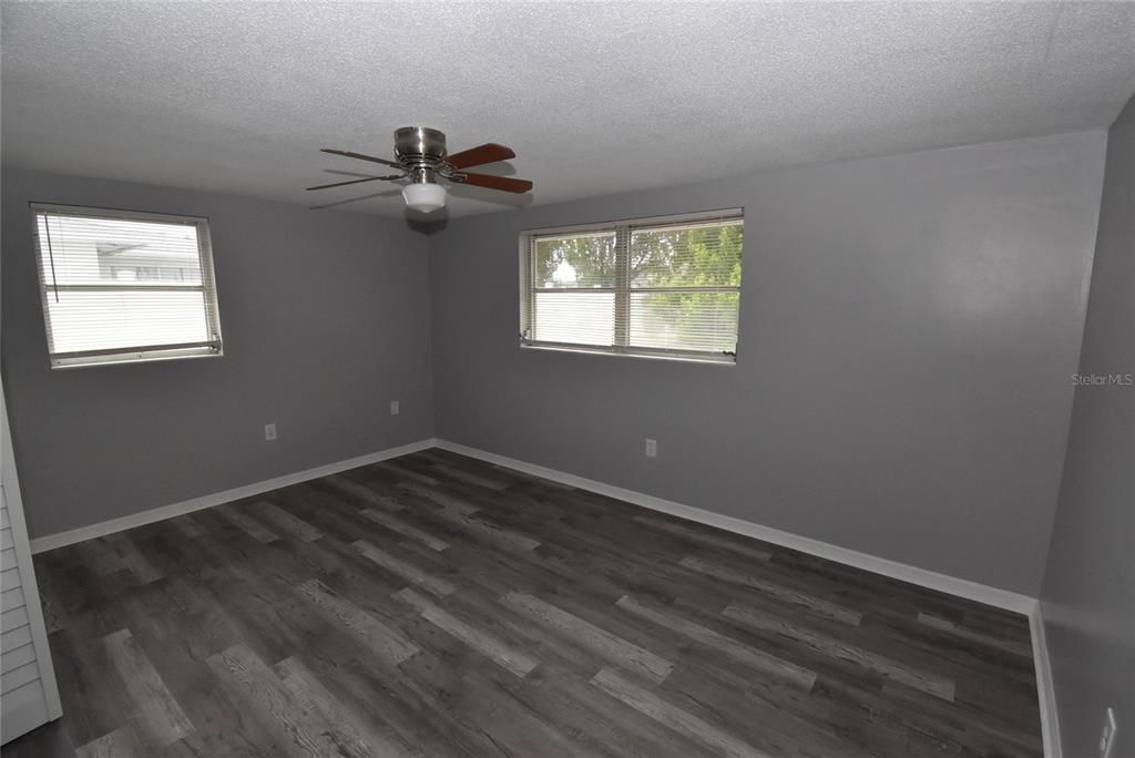 Active With Contract: $1,650 (3 beds, 2 baths, 1308 Square Feet)