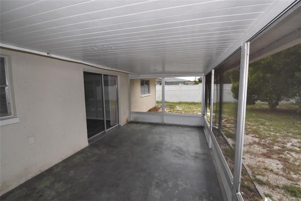 Active With Contract: $1,650 (3 beds, 2 baths, 1308 Square Feet)